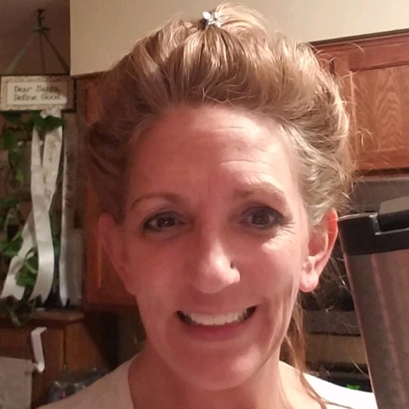 Meet your Posher, Maura - Picture 1 of 1